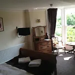 Harefield Hall ゲストハウス 2*