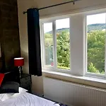 Harefield Hall 2* パトリー・ブリッジ
