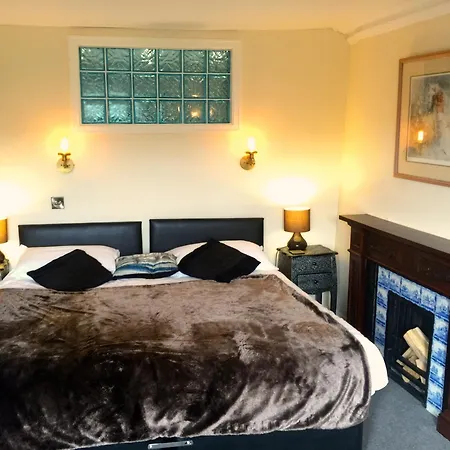 Harefield Hall 2* Pateley Bridge