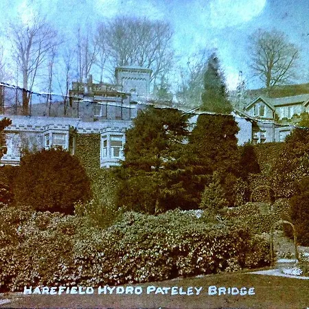 Konukevi Harefield Hall 2*
